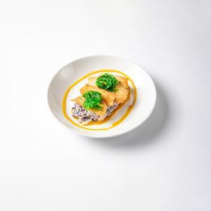 Желтоперая камбала на рисе Венера